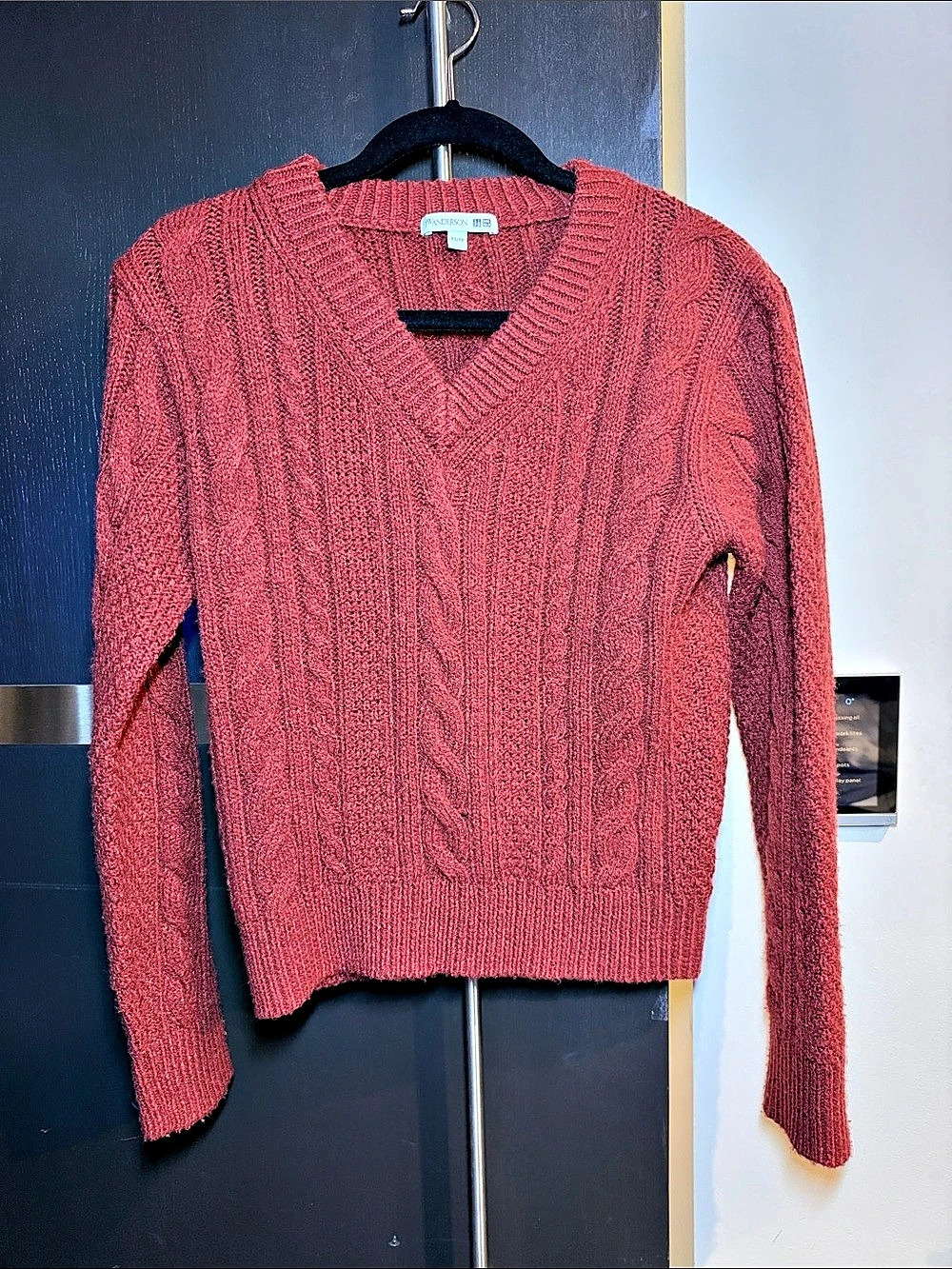 J.W. Anderson Uniqlo x J.W. Anderson cable-knit sweater Uniqlo Cable-Knit V-Neck